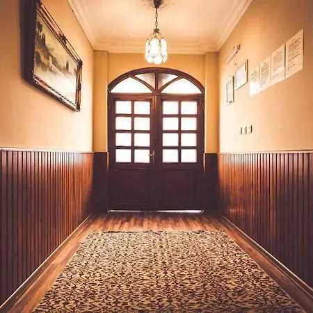 Sultan - Entrance Floor Apartment *